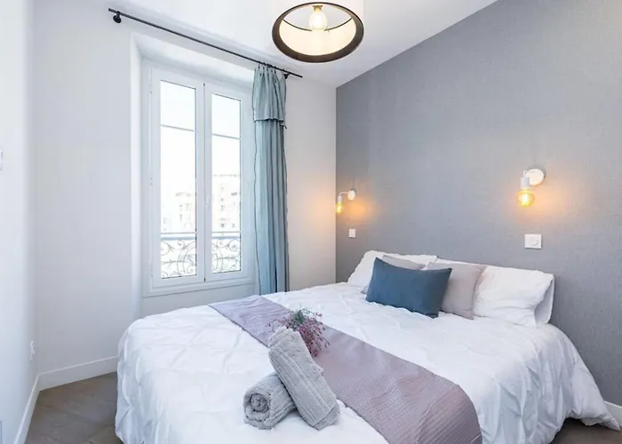 Bavastro - The Port - New 2 * Nice